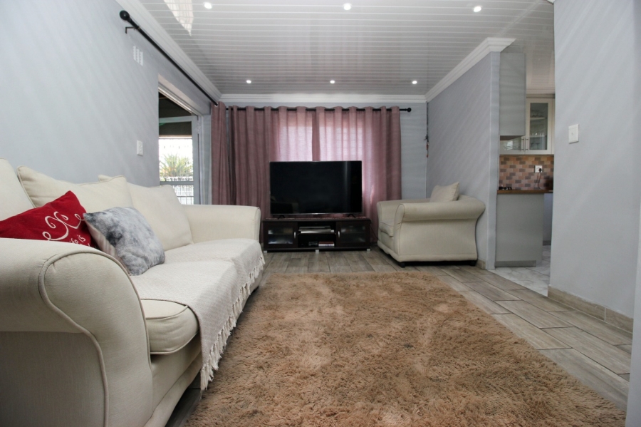 2 Bedroom Property for Sale in Elsies River Western Cape